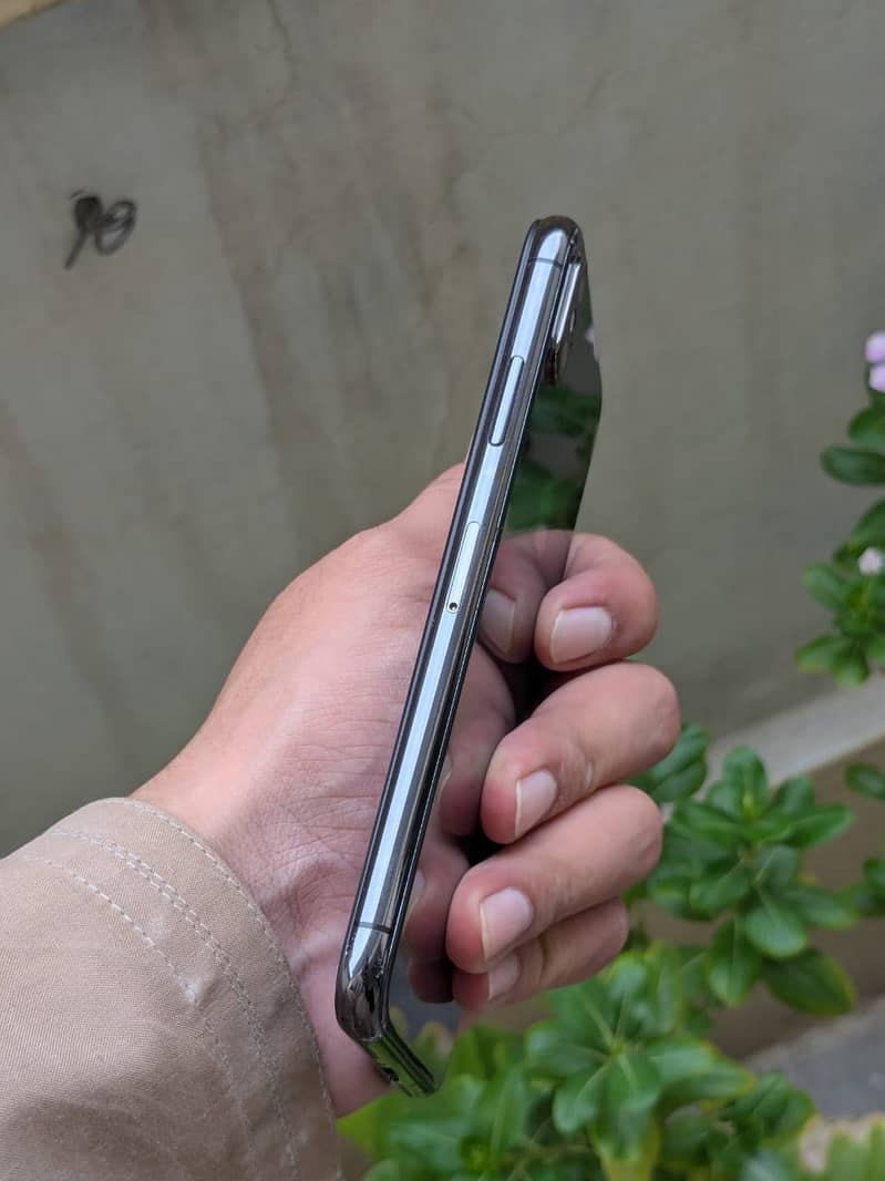Apple iPhone X 2