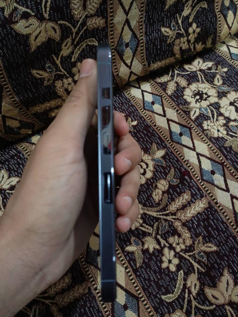 iPhone 13 Pro 3