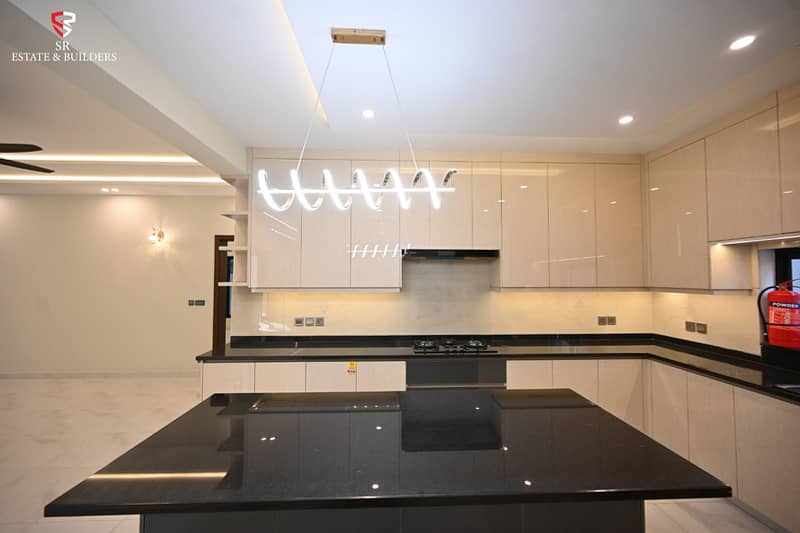Ideal location solid construction 4
