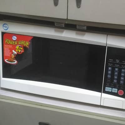 PEL MICROWAVE OVEN IN GOOD CONDITION