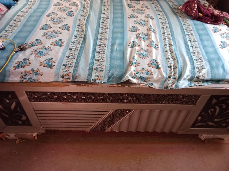 bed drasing side table 1