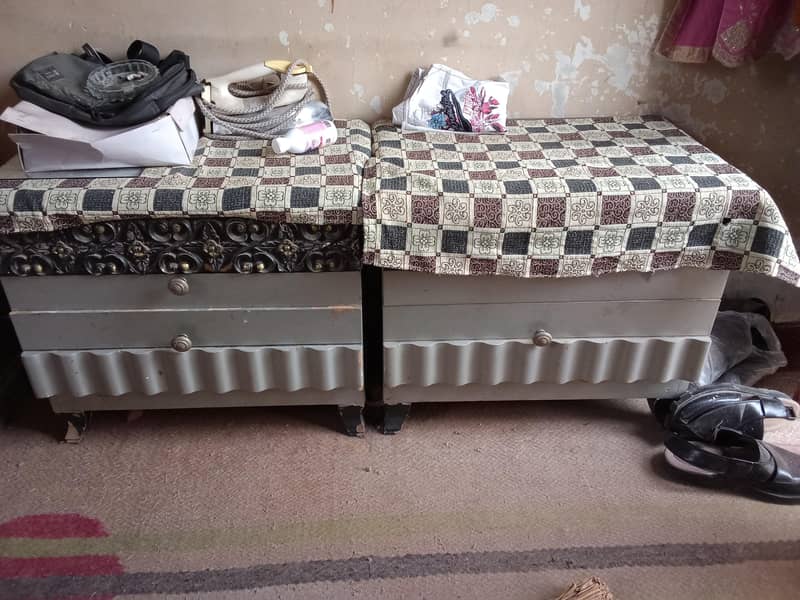 bed drasing side table 6