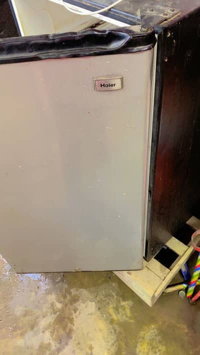( Haier Fridge urgent sale )cooling chill all ok all hai