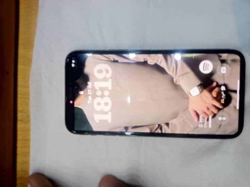 iphone 11 pro 4