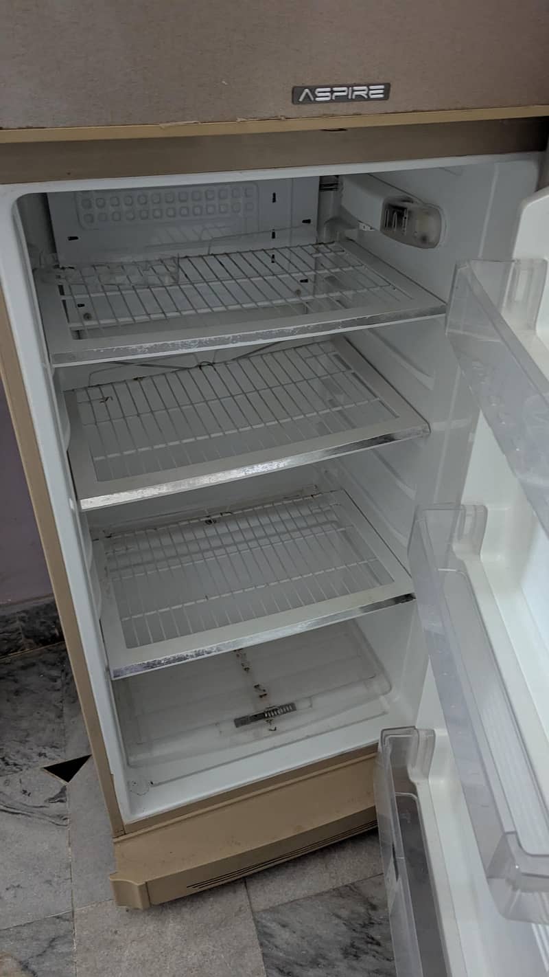 Pel Medium refrigerator 2