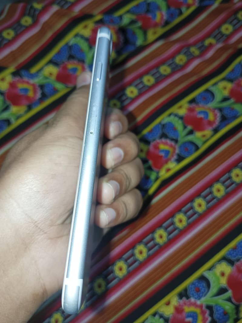 Apple iPhone 7 2