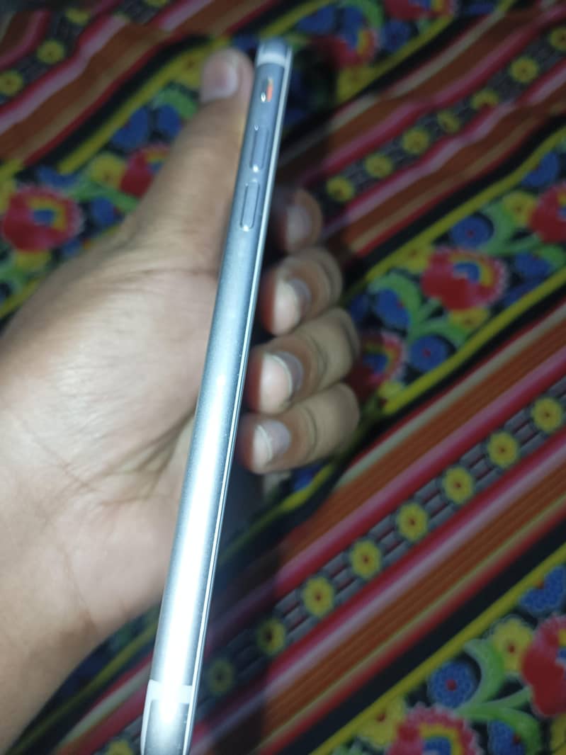 Apple iPhone 7 4