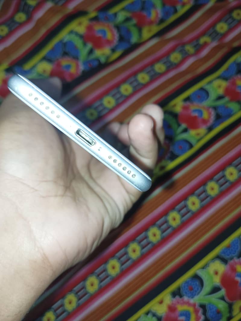 Apple iPhone 7 5