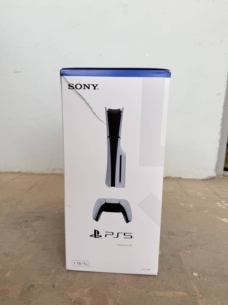 PS5 Slim Disc Edition with Controller 2