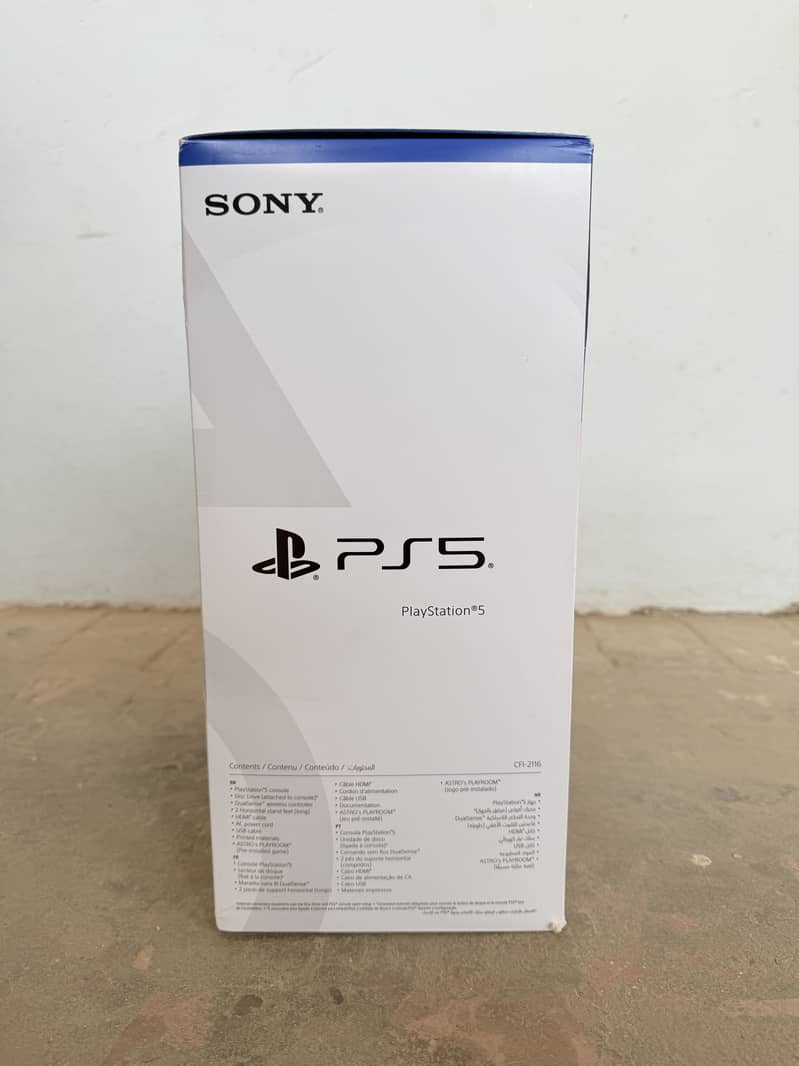 PS5 Slim Disc Edition with Controller 3