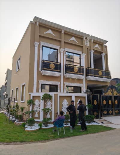 Prime Corner Location! Luxury 6 Marla Modern House in Parkview City Tulip overseas block