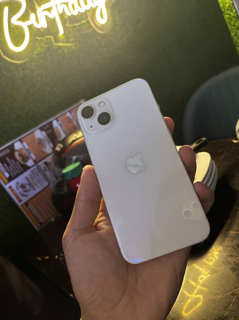 Apple iPhone 13 0