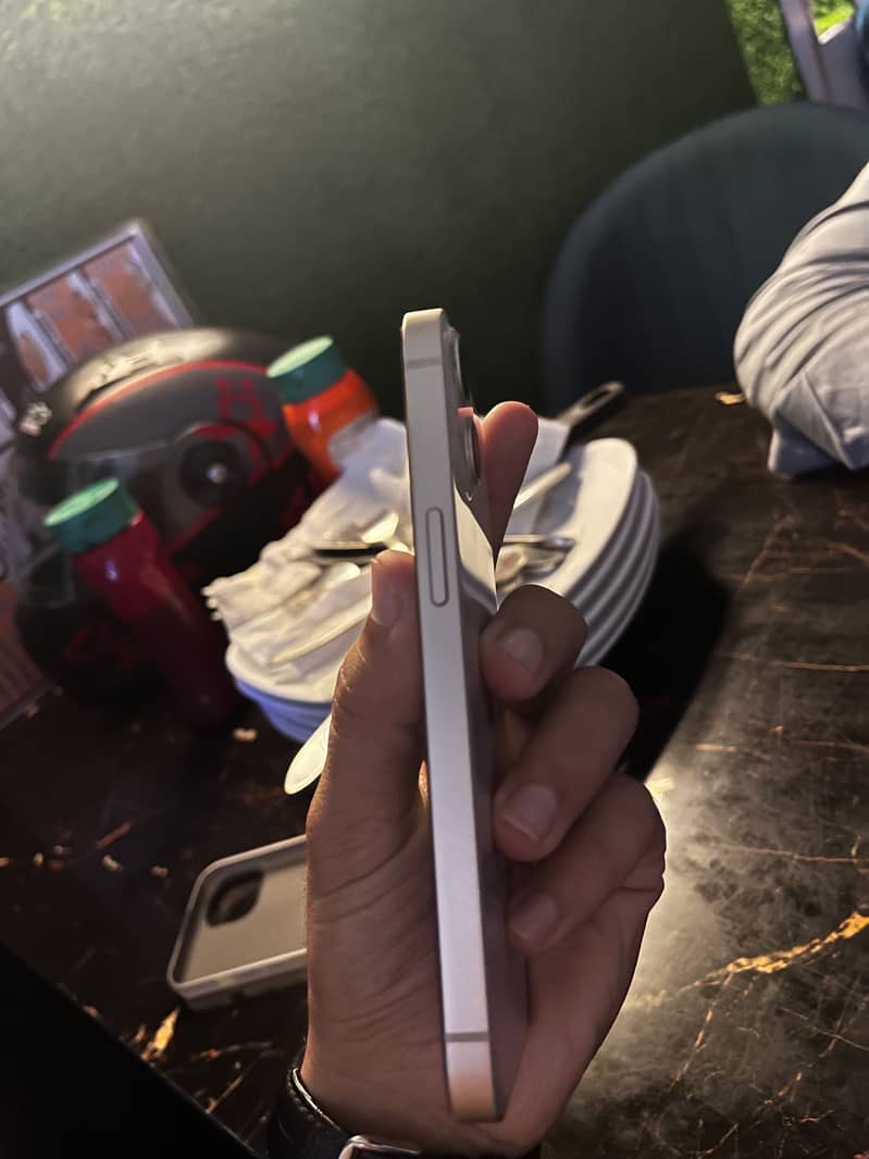 Apple iPhone 13 3