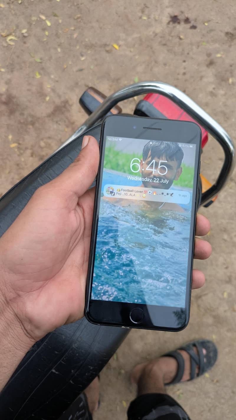 Apple iPhone 7 Plus 1