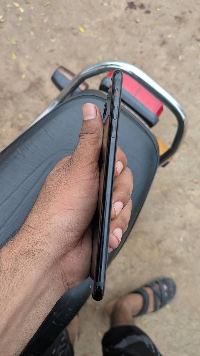 Apple iPhone 7 Plus 5