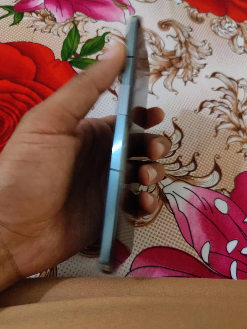 One Plus 10 Pro 4