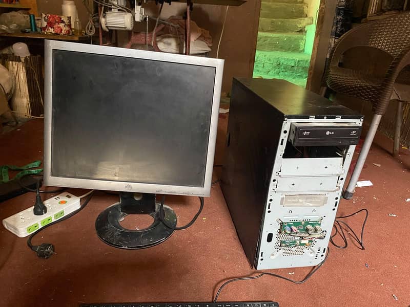 Gigabyte Desktop PC (Complete Setup) 1