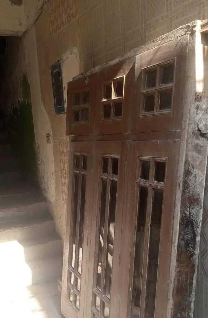 (Wood window) لکڑی کی کھڑکی 0