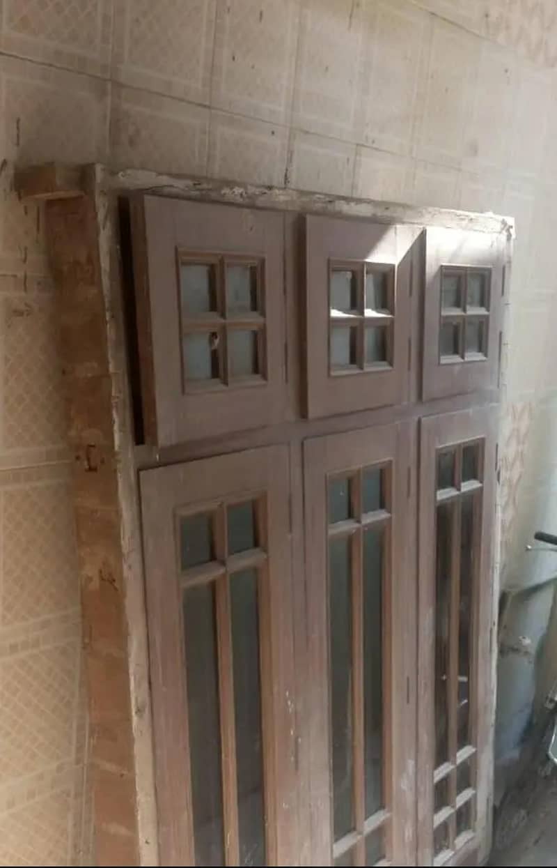 (Wood window) لکڑی کی کھڑکی 1