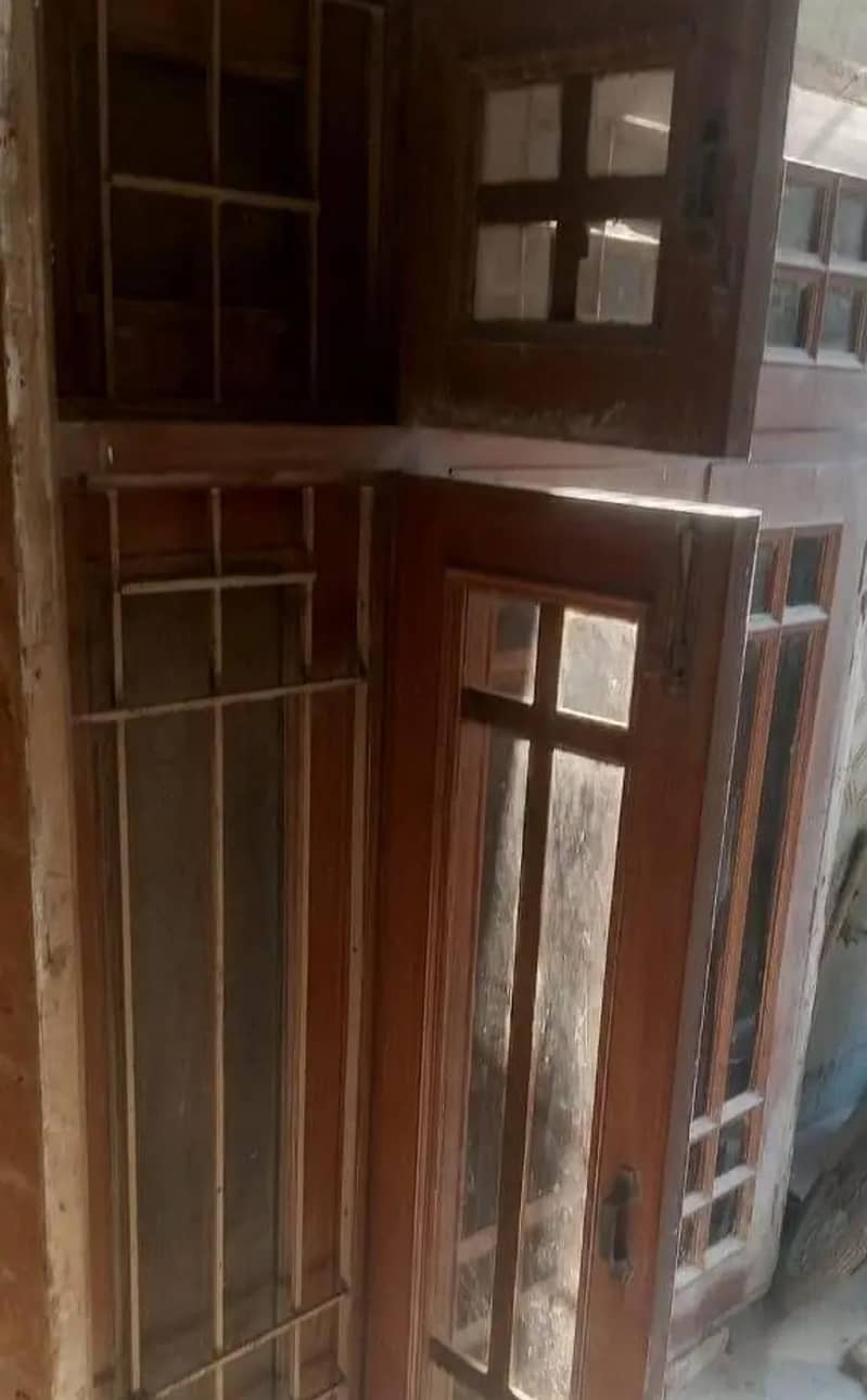 (Wood window) لکڑی کی کھڑکی 2