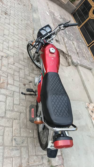CG 125 bike