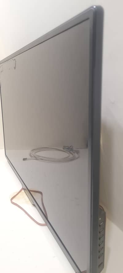 32 inch LCD