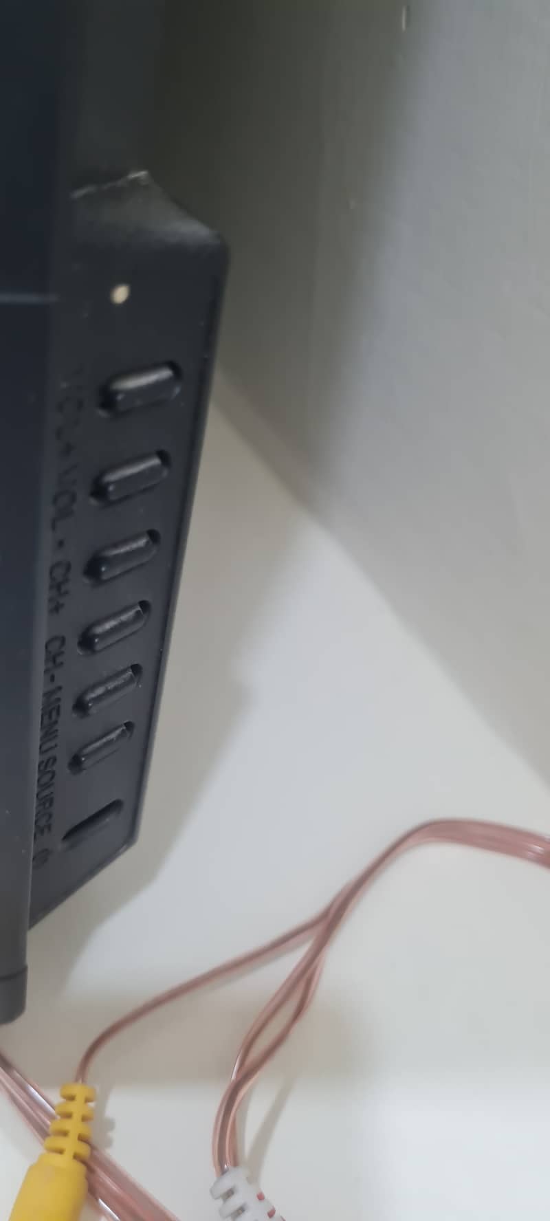 32 inch LCD 2