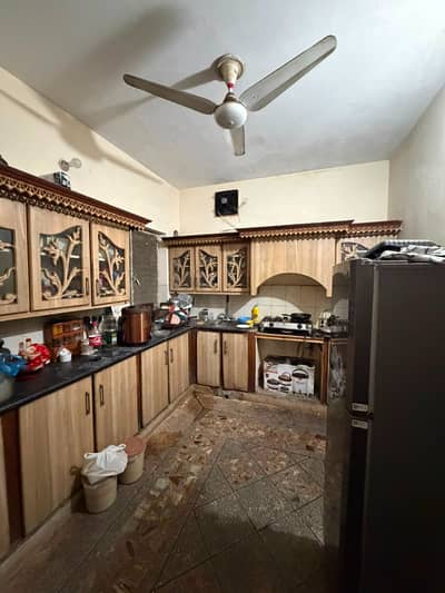 10 marla 1st foor portion for rent