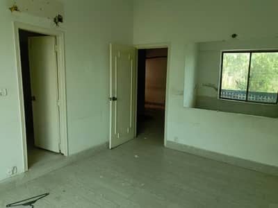4 Marla First Floor Office for Rent in DHA Phase 3, Block Y|Spacious Hall, 2 Rooms & Big Car Parking