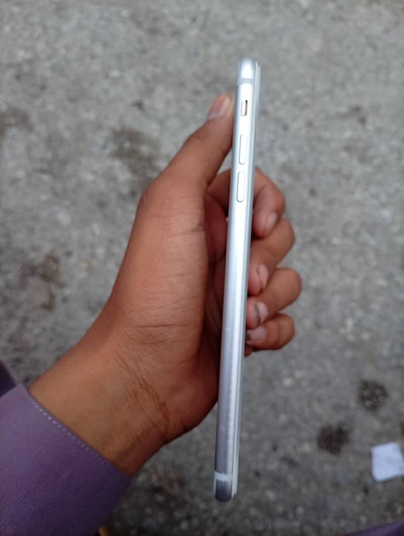Apple iPhone 7 Plus 2
