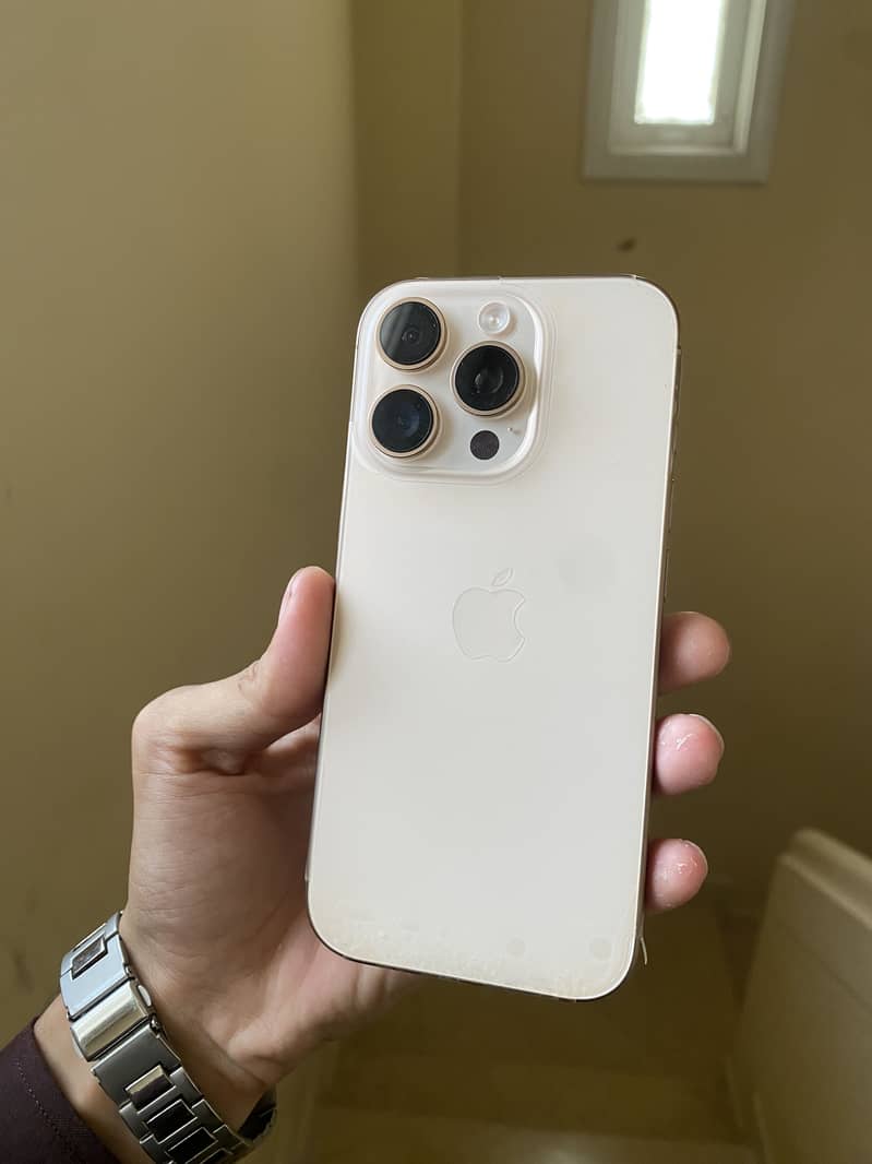 IPhone 16 Pro (complete box) 0