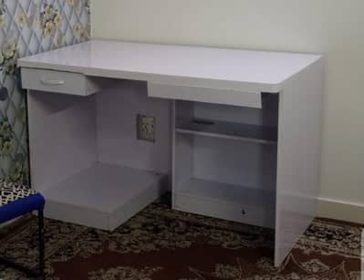 Study/office table