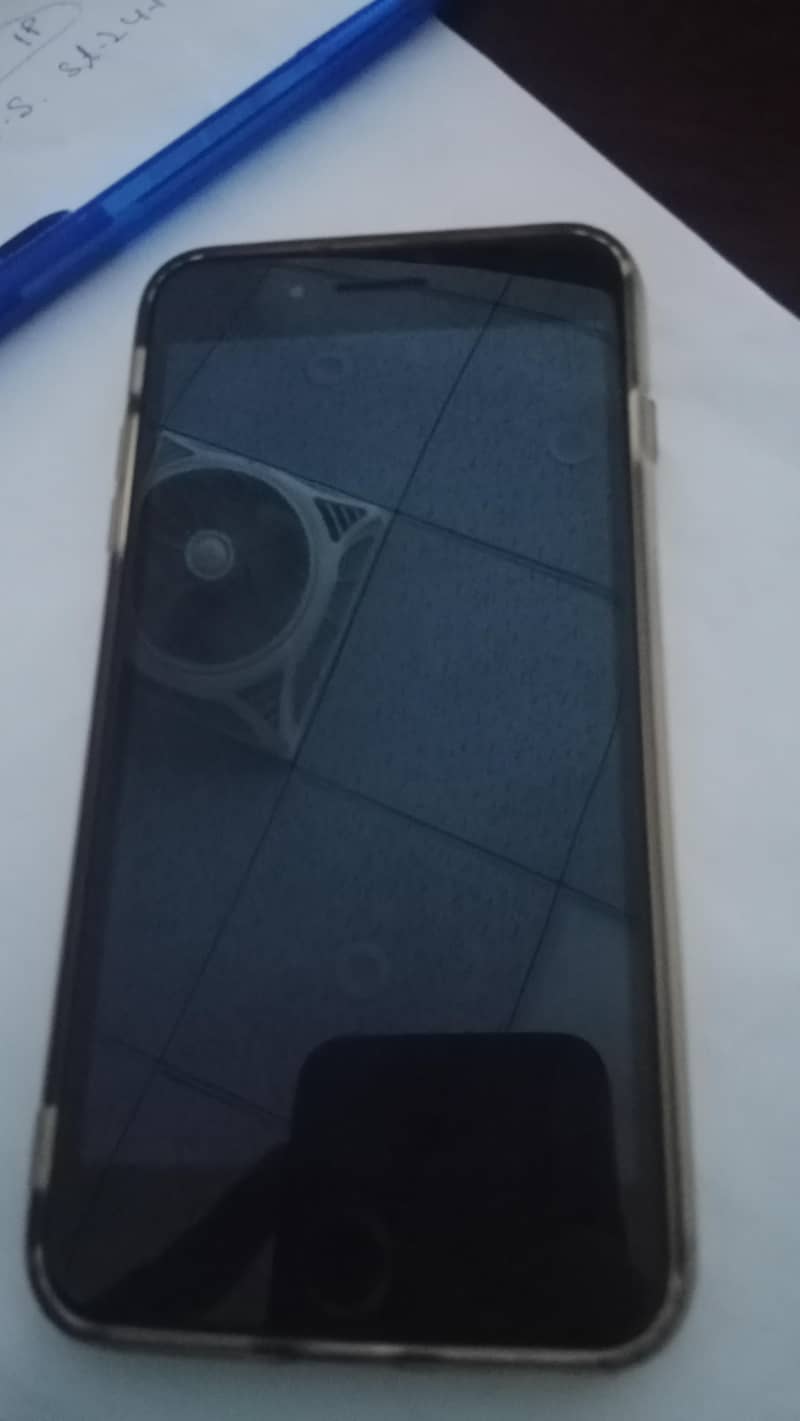 Apple iPhone 7 Plus 0