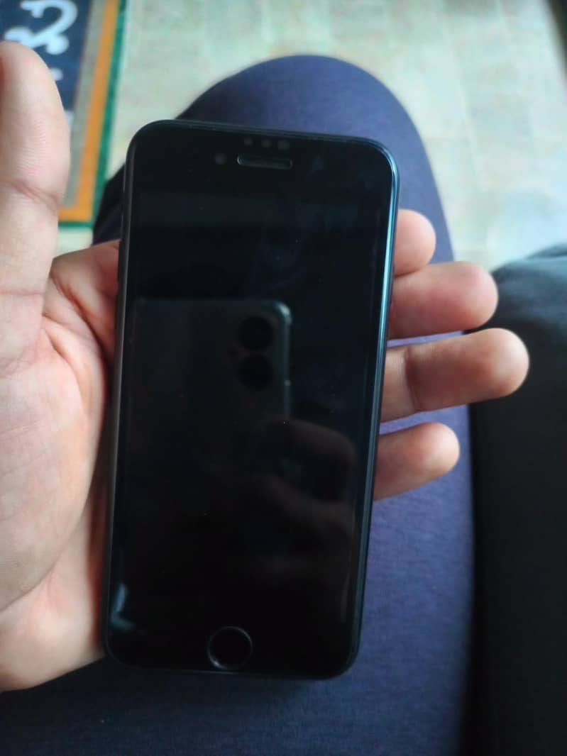 Apple iPhone SE 0