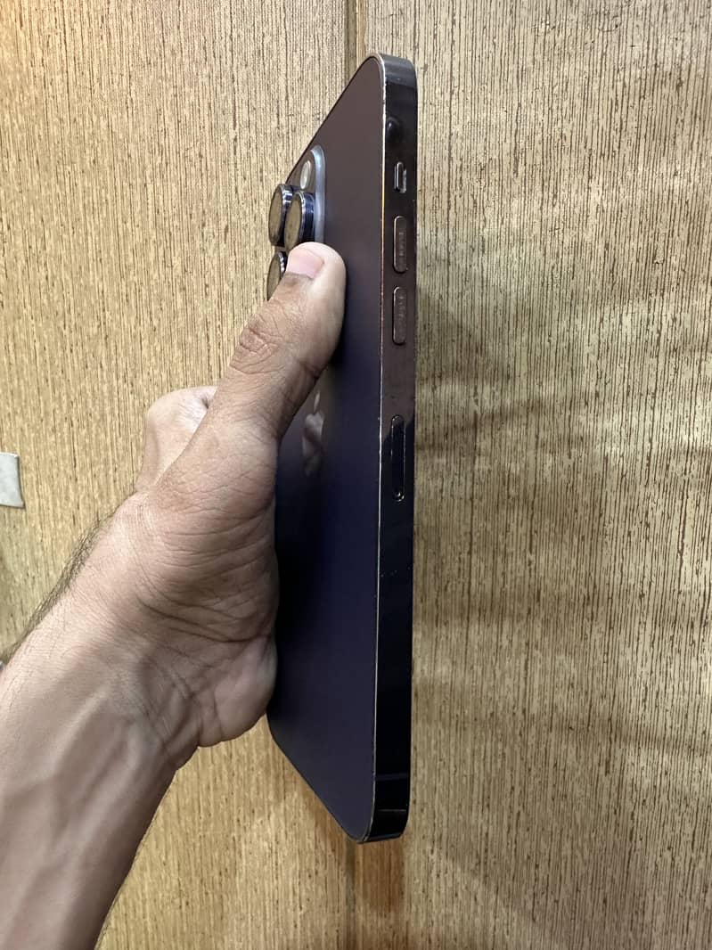 iPhone 14 Pro Max 4