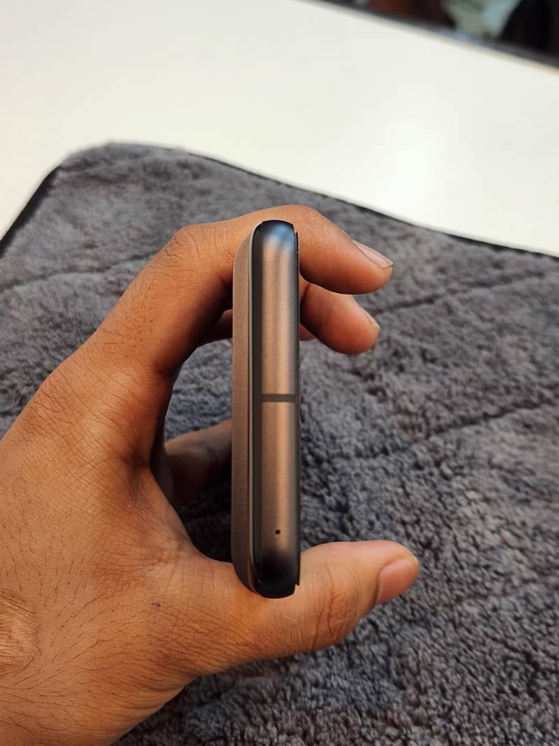 Google Pixel 8 4