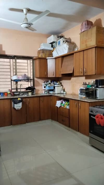 3 bed, Drawing & Dining Flat Available On Rent At Main Khalid Bin Waleed Road