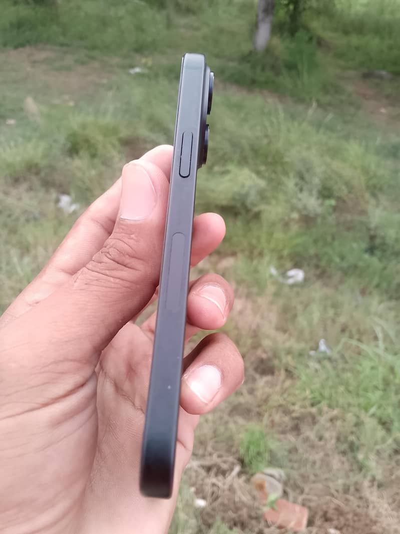 Apple iPhone 15 5