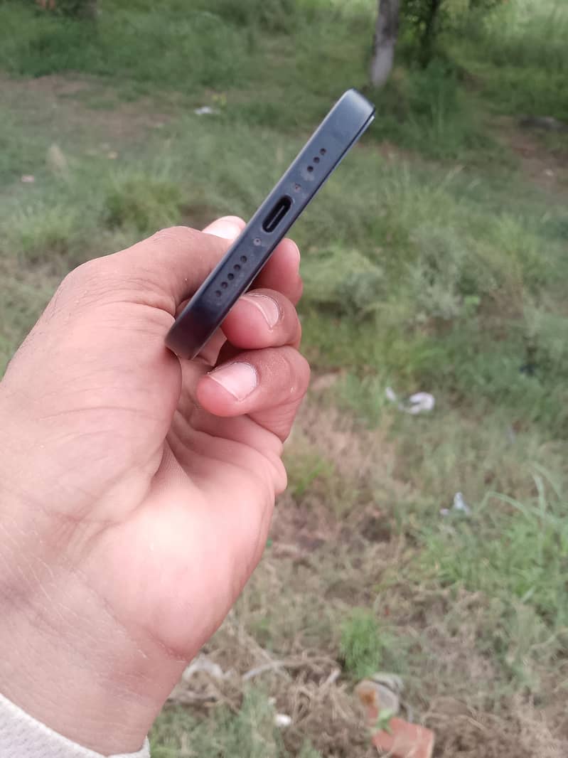 Apple iPhone 15 6