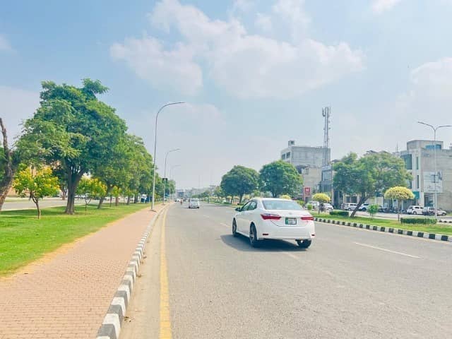 5 Marla Plot on top Class Location. 8
