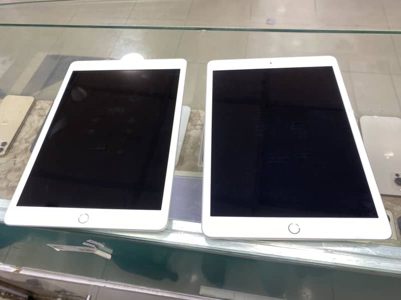 iPad 8 silver 0