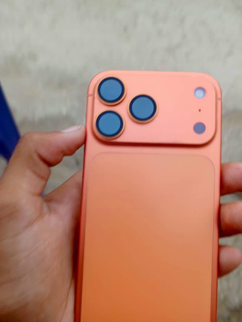 Apple iPhone 17 Pro Max 0
