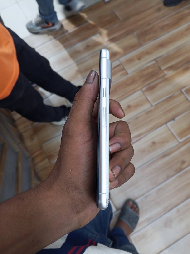 Google Pixel 7 5