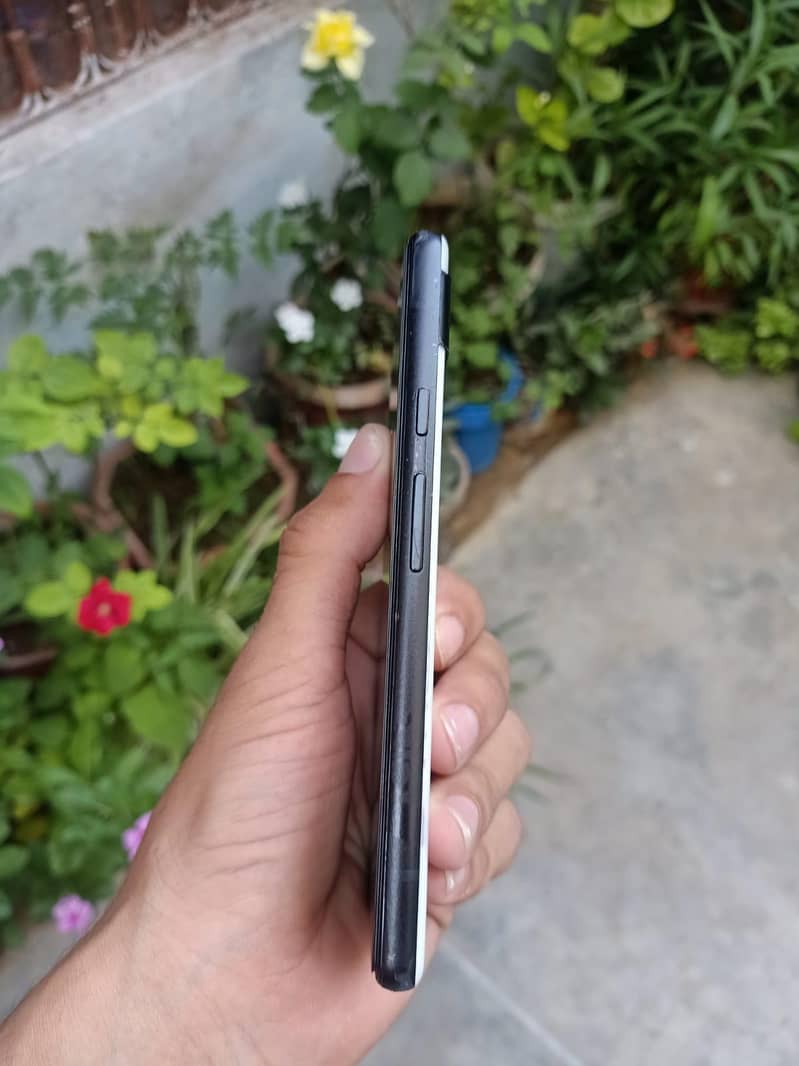 Google Pixel 6a 3