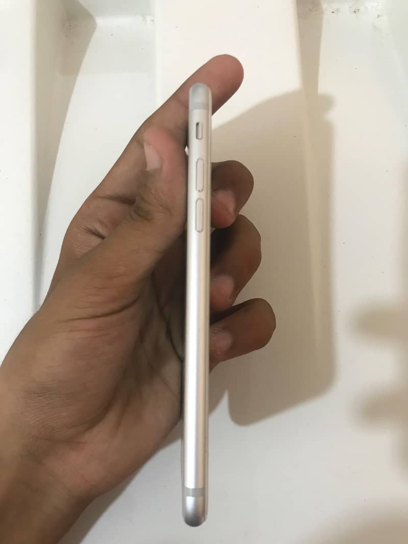 Apple iPhone 7 3