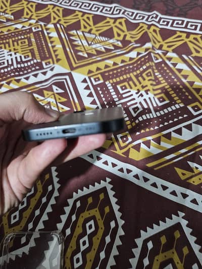 Apple iPhone 16e