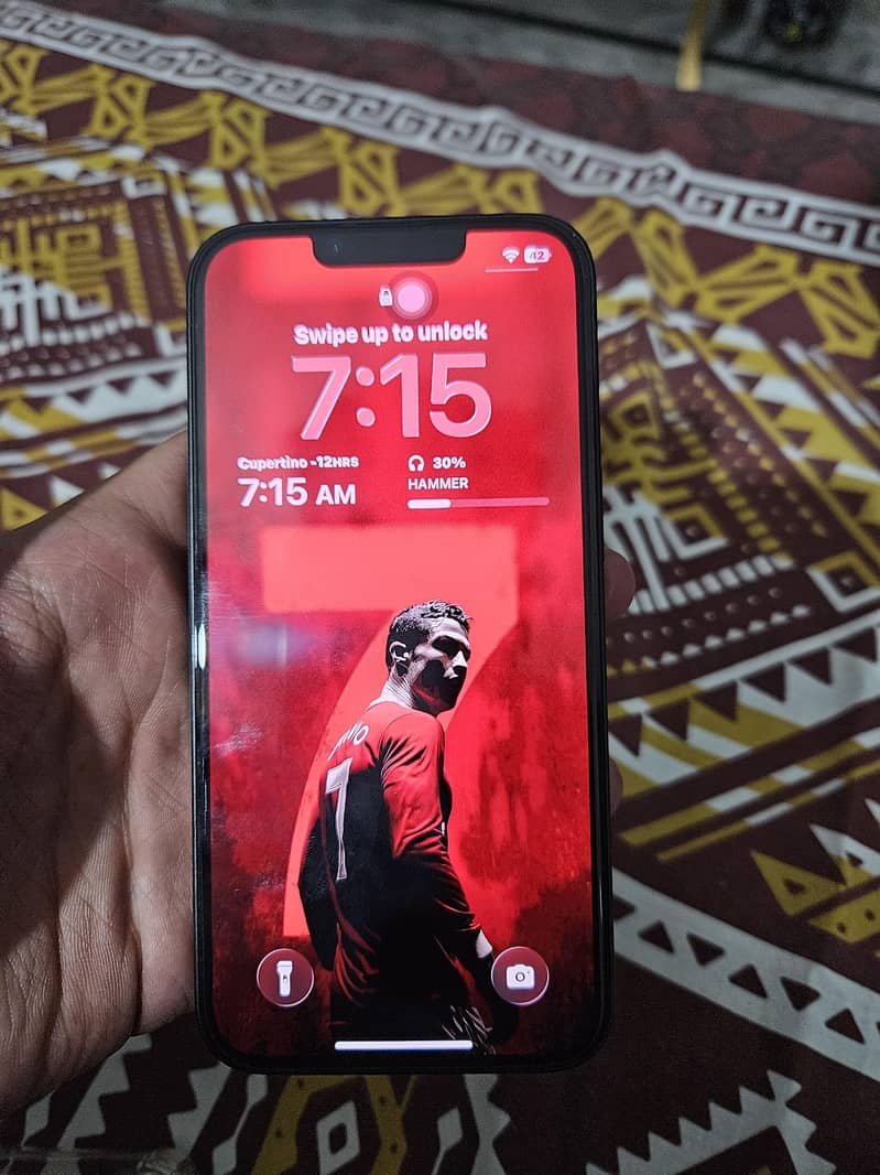 Apple iPhone 16e 5