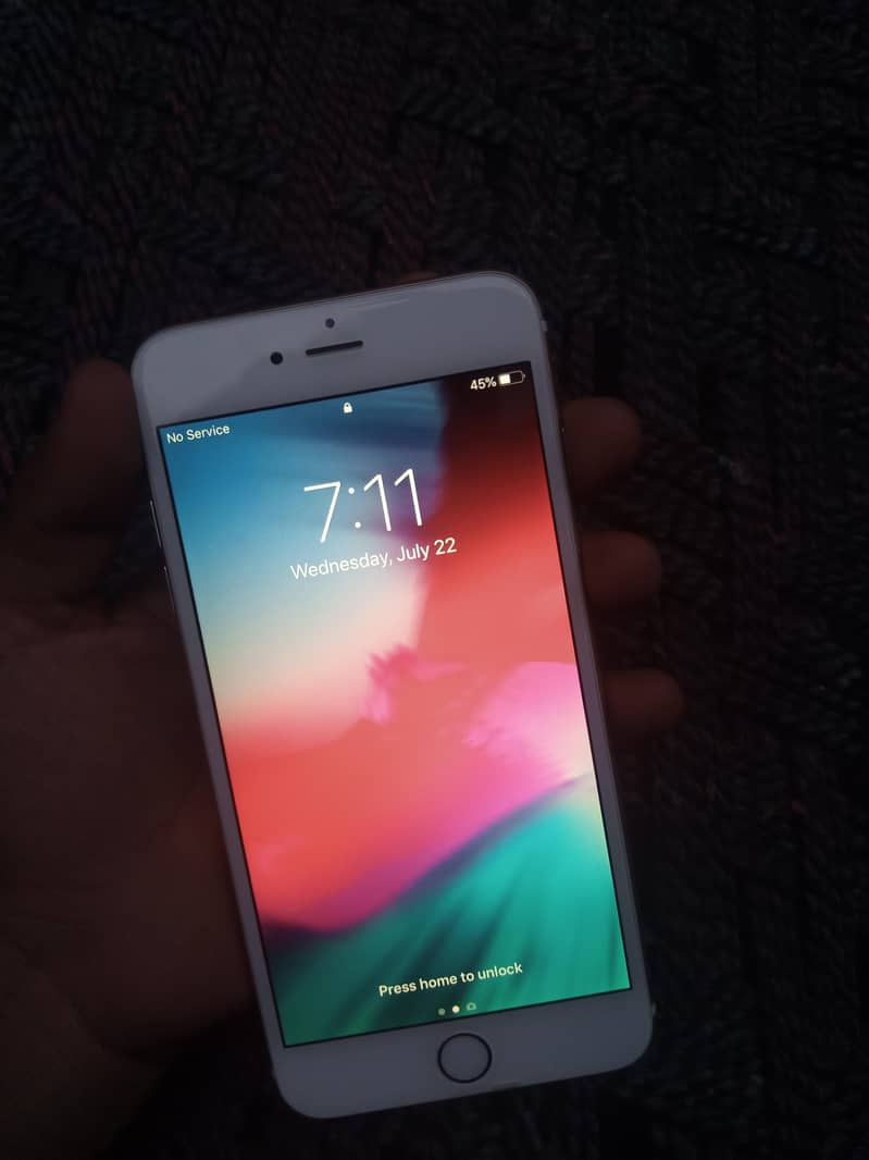 Apple iPhone 6 Plus 1