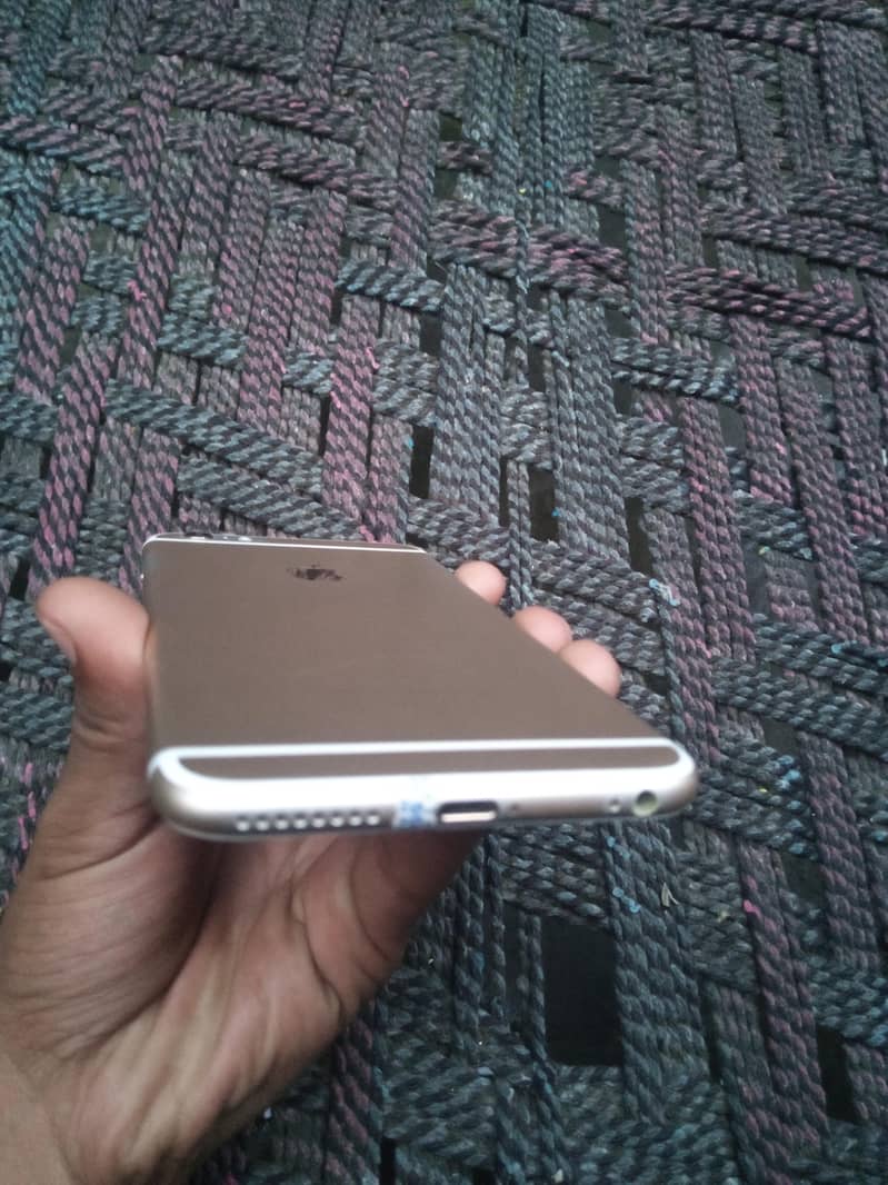 Apple iPhone 6 Plus 3