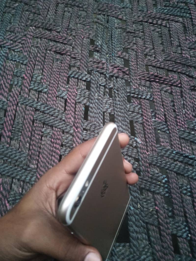 Apple iPhone 6 Plus 5